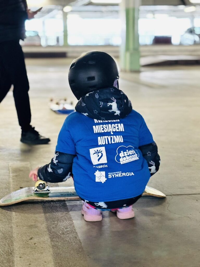 Warsztaty deskorolkowe – deskorolka łączy ludzi